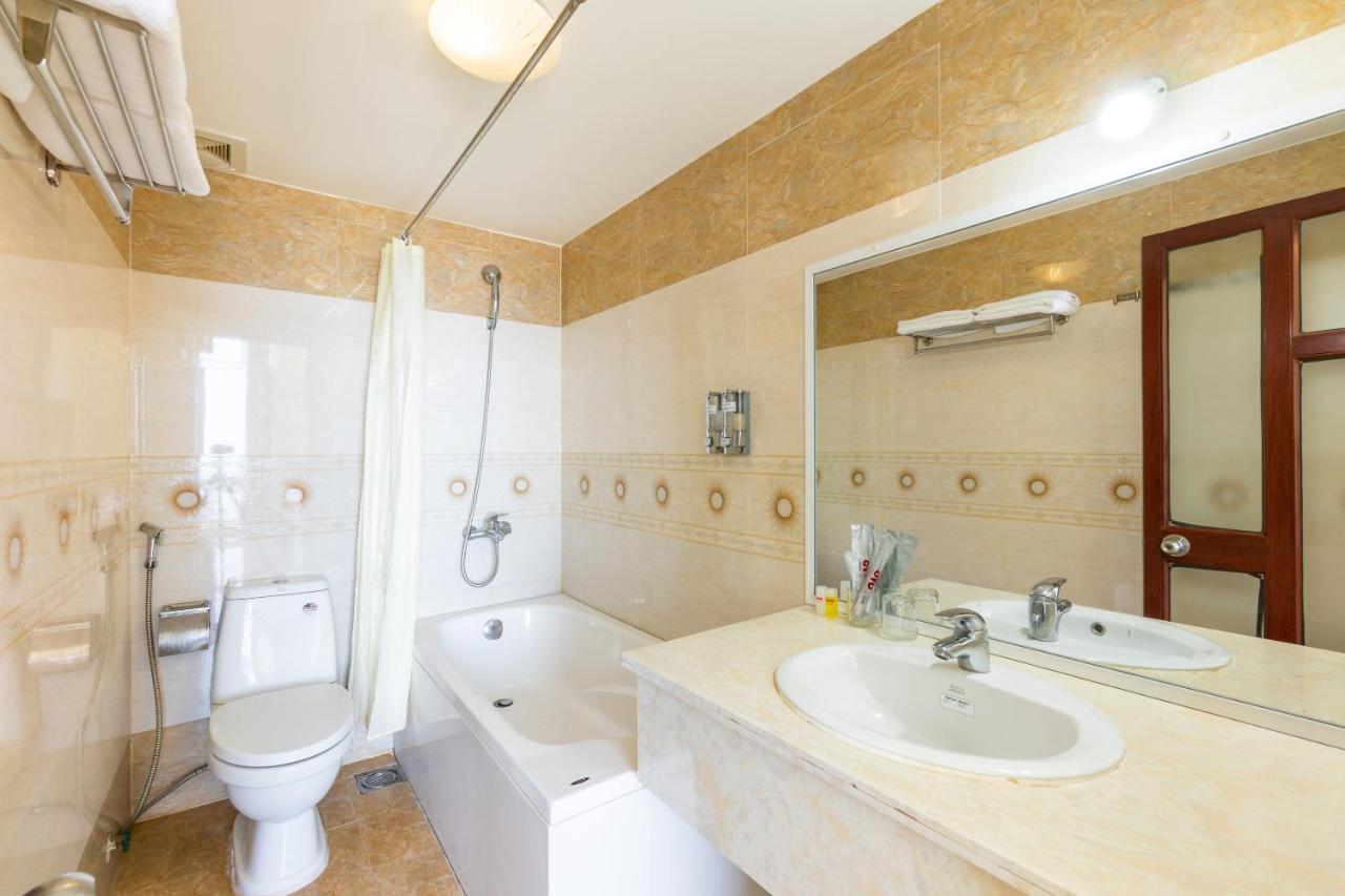 Oyo 455 Grand Bostand Hotel Дананг Экстерьер фото